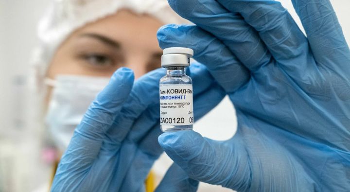 COVID снова атакует, а вакцины уже не защищают: вирусолог сообщил о неэффективности «Спутника V»