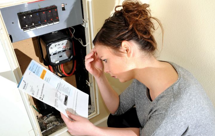 «Энергосбыт Луганск» сообщил, как оплатить счёт за свет не выходя из дома