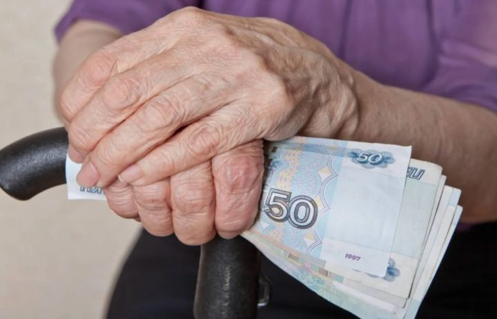 Российские пенсионеры получат в декабре сразу две выплаты: к кому это относится?