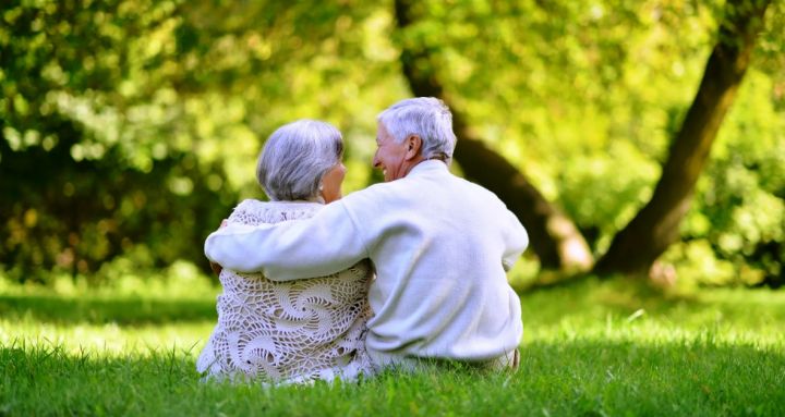 В России установили выплату семейным парам, прожившим в браке 50 и более лет