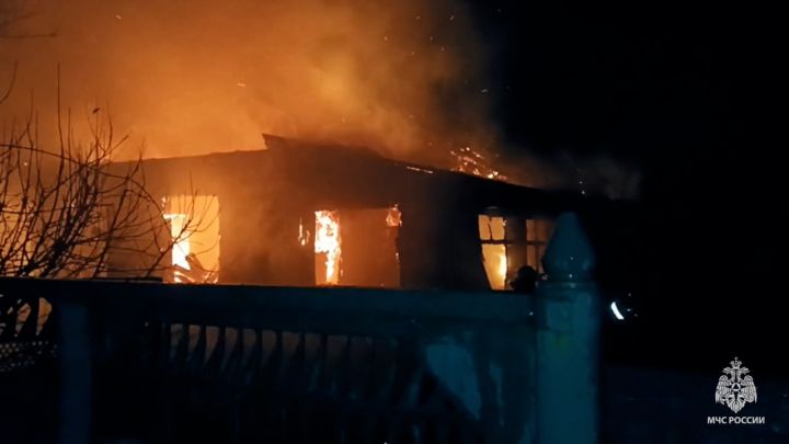 В Свердловске за сутки произошло два крупных пожара: в результате одного из них пострадал 11-летний мальчик