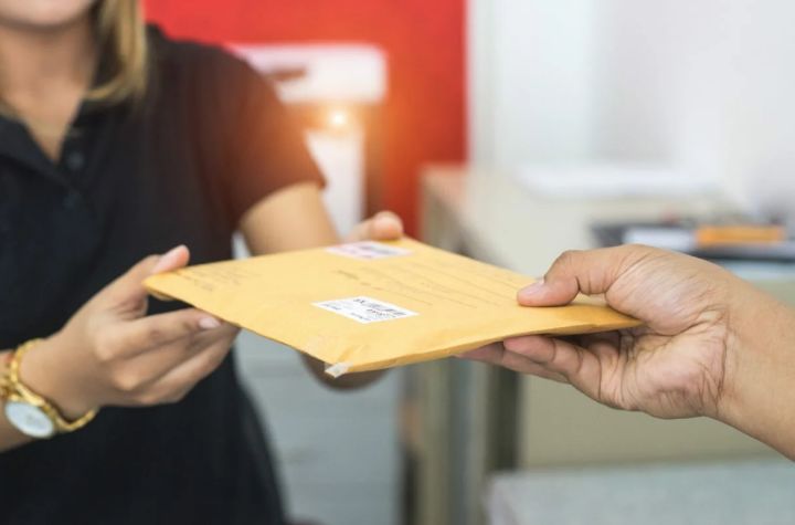 В ЛНР с 1 декабря подорожает пересылка писем и бандеролей