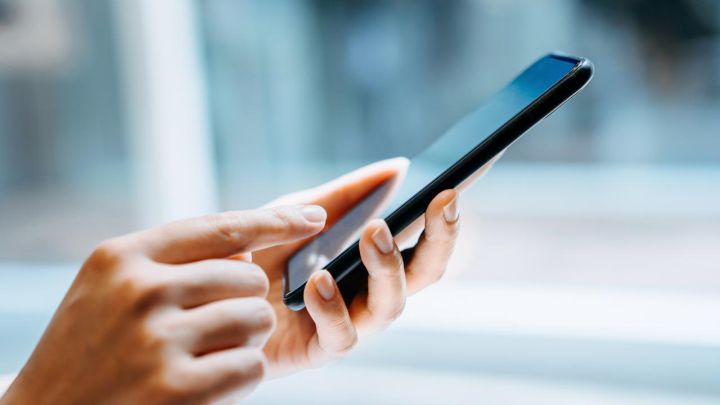 В Минцифры сообщили о скором начале работы в ЛНР третьего мобильного оператора