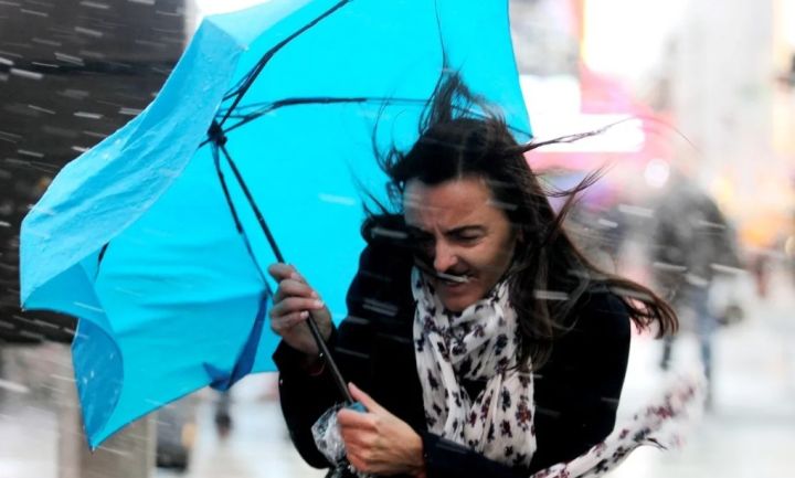 Снова сильный ветер и дождь со снегом: прогноз погоды в ЛНР на 3 декабря