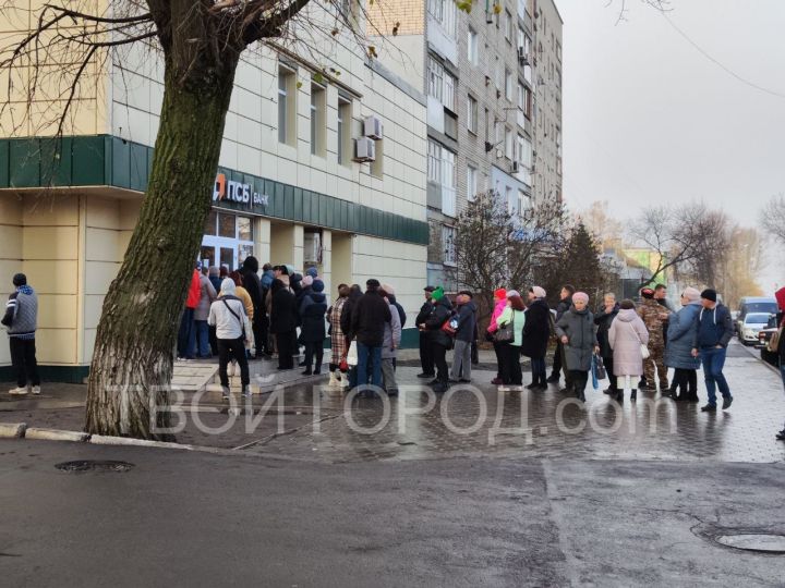 «Когда закончится это издевательство?»: жители ЛНР второй месяц мучаются с оплатой за свет по квитанциям