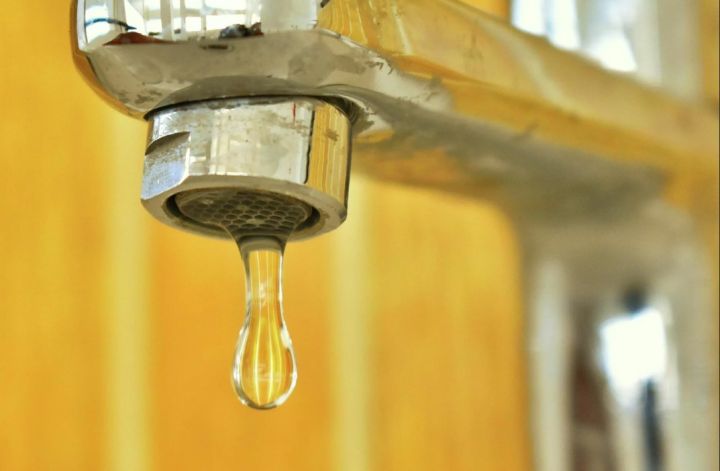 Многие адреса Луганска будут получать воду по новому графику: когда горожанам ждать воды