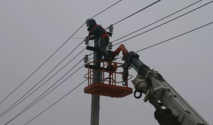 Нет света - звоните по спецномеру: жителям ЛНР разъяснили, куда обращаться для подключения электроэнергии