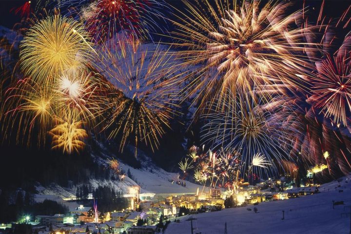 Салюты в новогоднюю ночь: за что россияне могут получить штраф до 400 тысяч рублей