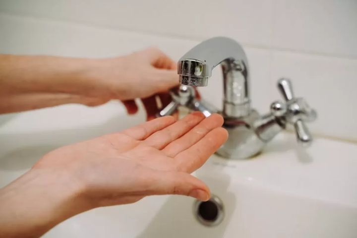 Многие адреса Краснодона останутся без водоснабжения 20 декабря: кому следует сделать запас воды?