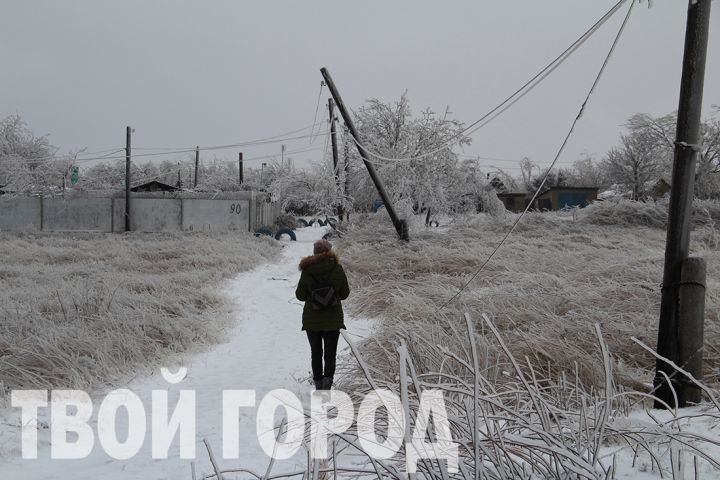 Жители улицы Северной в Свердловске: Опоры вот-вот упадут, мы брошены на самовыживание