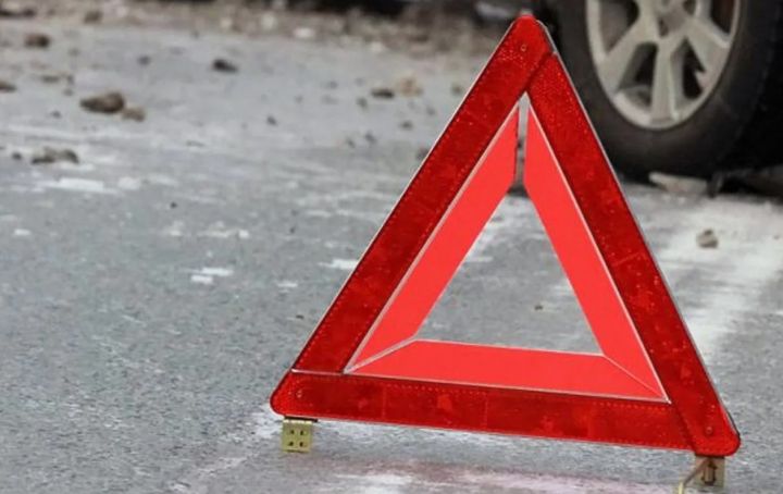 В Луганске столкнулись авто и маршрутка: пострадали шесть человек, двое - в тяжёлом состоянии