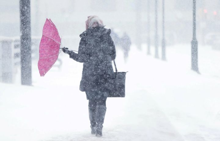 Штормовое предупреждение объявлено в ЛНР на 24 декабря