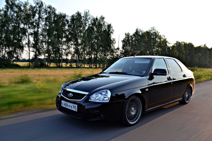 За год подержанные авто в России подорожали на 300 тысяч рублей