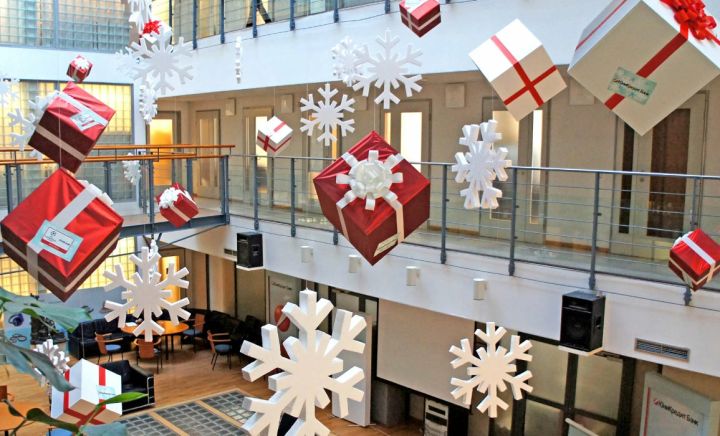 Деньги или дополнительные выходные: какие гарантии получат работающие в праздничные дни жители ЛНР