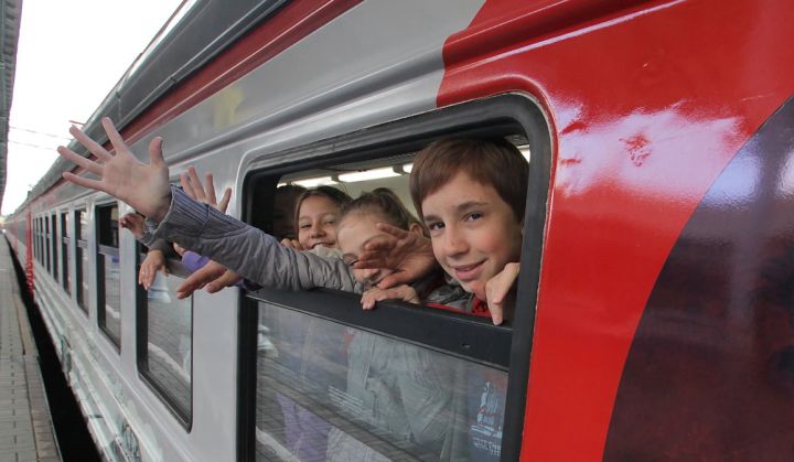 Больше 90 детей, заболевших в поезде Тюмень-Адлер, уже завтра вернутся в ЛНР из Саратова