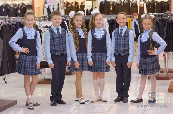 «Вы же девочки»: в Ростовской области школьницам запретили носить брюки