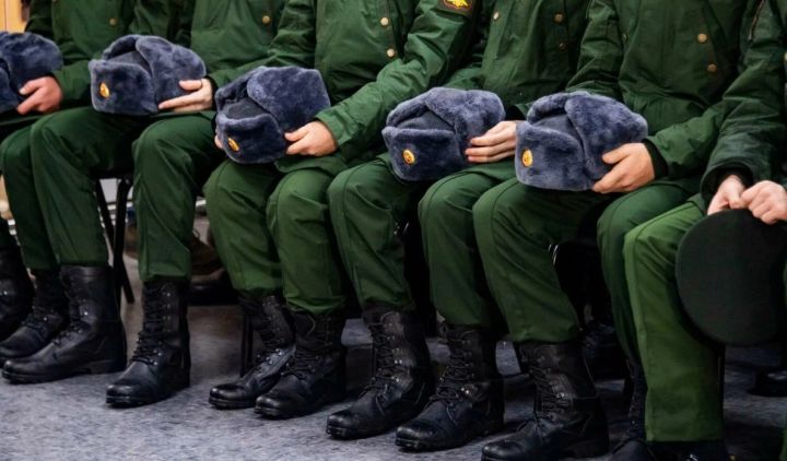 В России повысили верхнюю планку призывного возраста для срочников, но есть нюанс