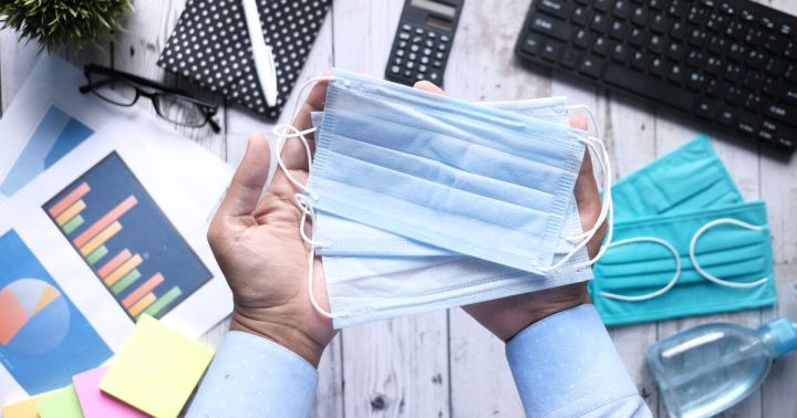 Заболеваемость ковидом растёт: ВОЗ призывает россиян снова носить маски