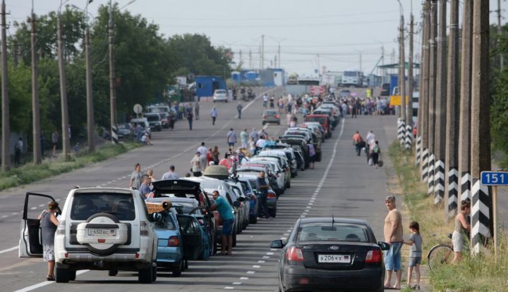 Экраны с указанием времени в пути и ремонт асфальта: на двух пунктах пропуска в ЛНР ожидается ряд изменений