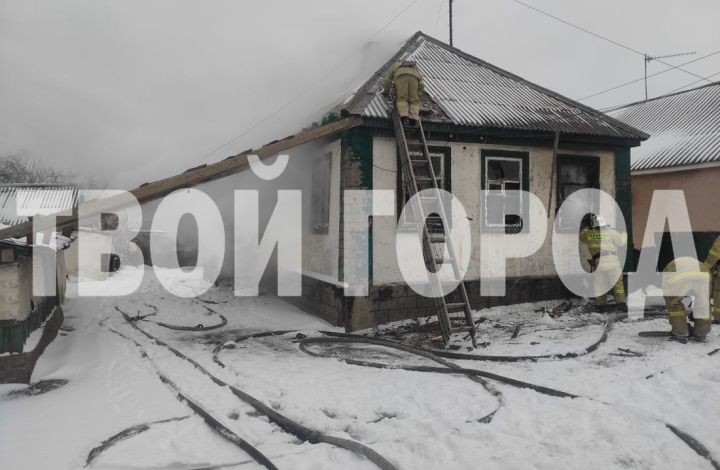 Три пожара произошли в Свердловске за неделю: горели дом, кухня и машина