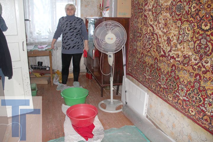 Где крыша дома моего? Как многоэтажки свердловчан заливают дожди и когда будут решать проблему