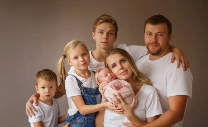 Путин подписал указ о статусе многодетных семей: какие привилегии положены таким семьям в ЛНР?