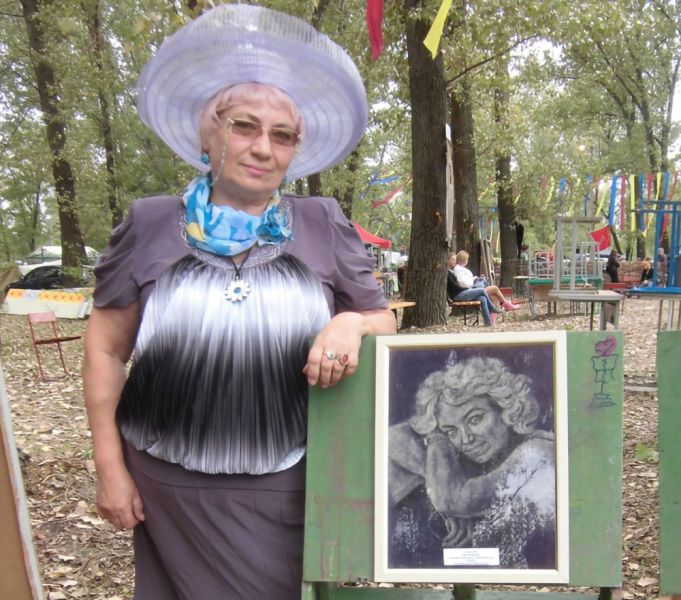 Художник – прекрасного творец: история жительницы Краснодона Лилии Чучко