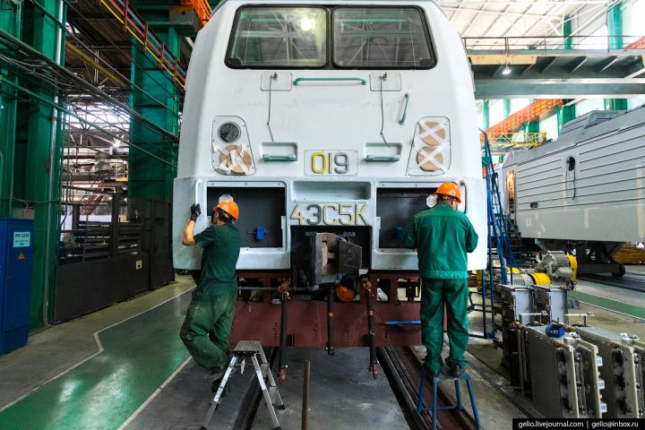 Новые рабочие места и восстановление промышленности: в ЛНР начнут собирать тепловозы