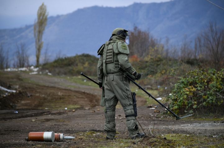 Мины чуть ли не на каждом шагу: в Станично-Луганском районе выявлено множество заминированных участков
