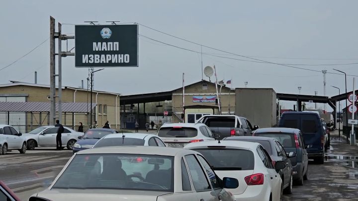 Парковку возле пункта пропуска «Изварино» сделали бесплатной