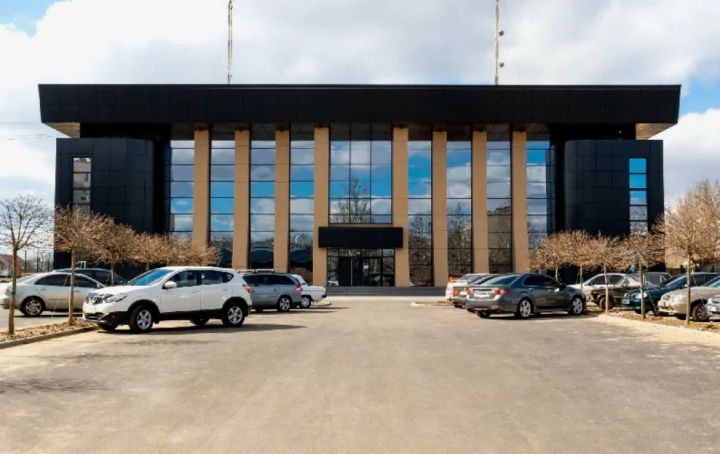 В детской спортшколе в Мелитополе прозвучал взрыв: там могли находиться дети из Луганска