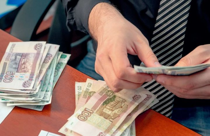 Всё о выплате зарплаты: что необходимо знать жителям ЛНР, если их деньги задерживают?