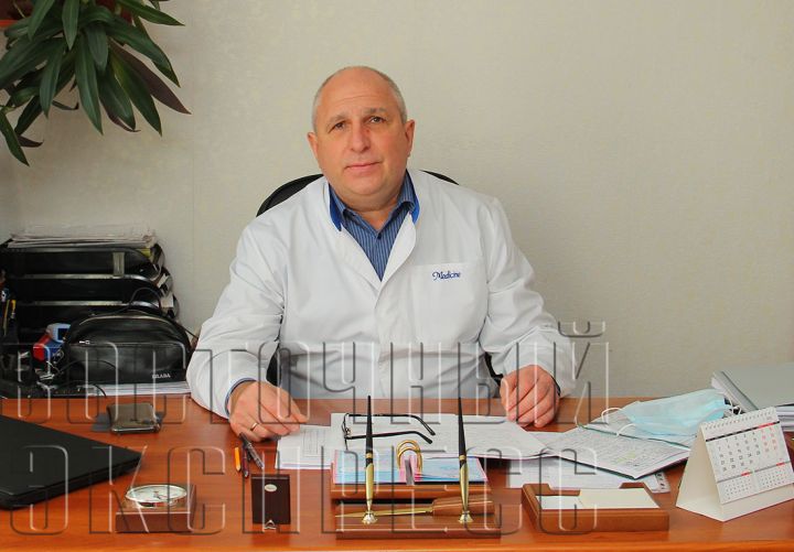 Пятая волна COVID-19: Главврач Свердловской СЭС рассказал об особенностях омикрон-штамма