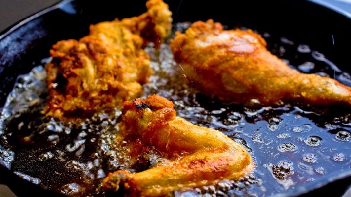 Врач назвала жирную еду, которая необходима для крепких сосудов