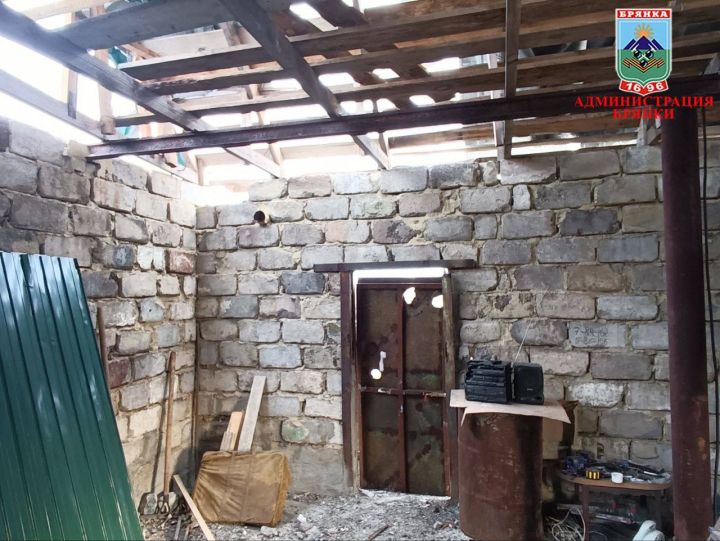 ВСУ рано утром нанесли удар по пригороду Брянки: повреждены дома и придомовые постройки