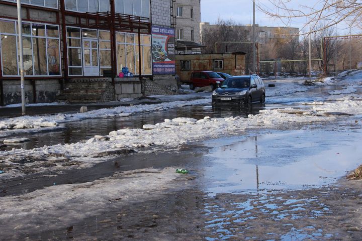Озеро, которое не объехать: коммунальные проблемы Краснодона