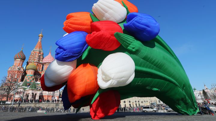 Роструд рассказал, сколько длинных выходных и профессиональных праздников ждут жителей ЛНР в марте