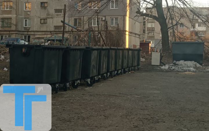 В Свердловске начали расставлять новые контейнеры для сбора мусора