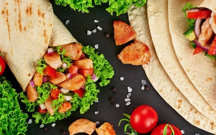 Гастроэнтеролог рассказала, полезна ли шаурма для вашего здоровья и как часто её можно есть