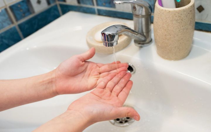 Жители некоторых населённых пунктов в ЛНР останутся без воды до 14 марта: кому следует сделать запасы?