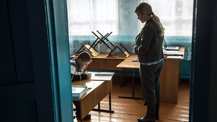 Учителям в небольших населённых пунктах ЛНР поднимут зарплату