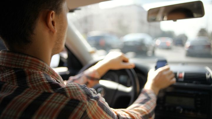 Они могут спровоцировать ДТП: врачи назвали лекарства, которые нельзя принимать водителям