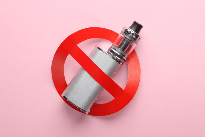 В России намерены полностью запретить продавать вейпы