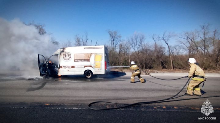 Третий случай за 10 дней: в Луганске снова загорелся автомобиль
