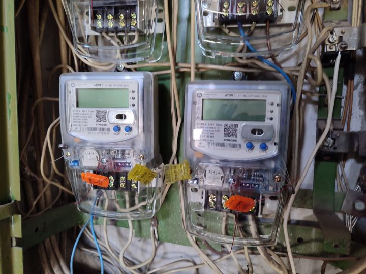 Во всех домах ЛНР установят «умные счётчики», которые не позволят воровать свет