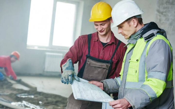 Тракторист, тренер лошадей и корреспондент: какие профессии в ЛНР в 2024 году самые востребованные?