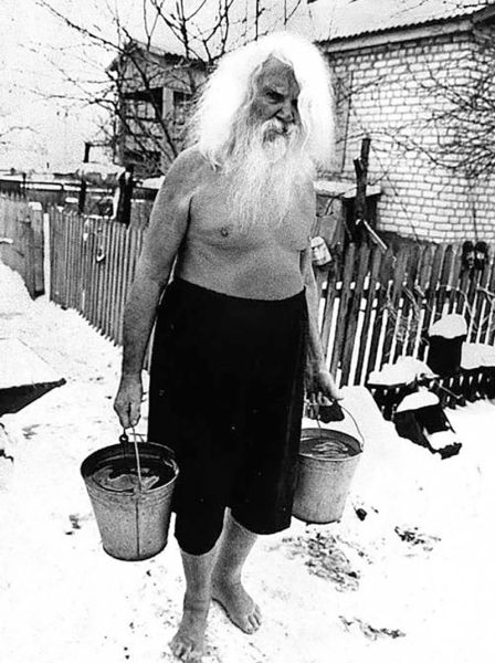 Как закаляются свердловчане по методике Порфирия Иванова