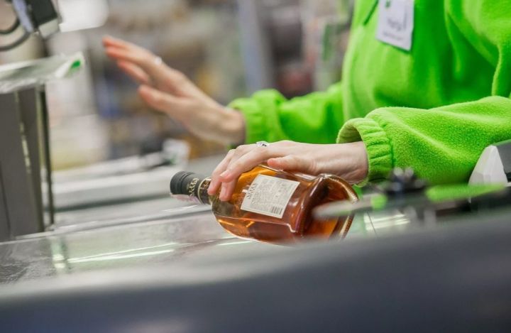 В ЛНР разрешили продавать алкоголь на майские праздники