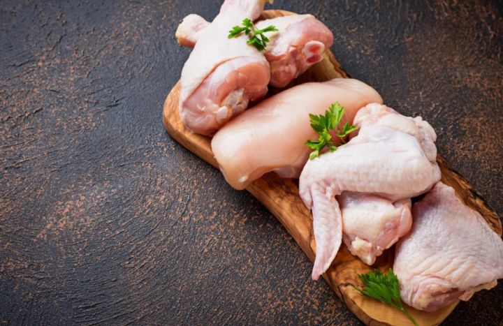 В мясе кур, которое ввозят в ЛНР из-за рубежа, нашли патогенные бактерии сальмонеллы