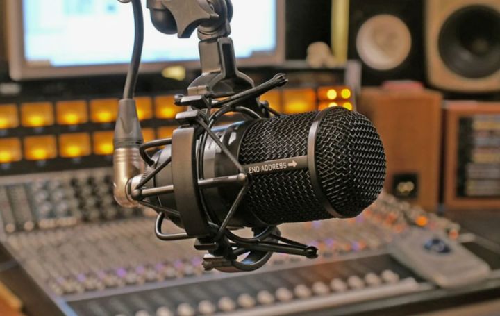 Какие радиостанции работают в ЛНР сегодня? Разбираем частоты и что можно послушать